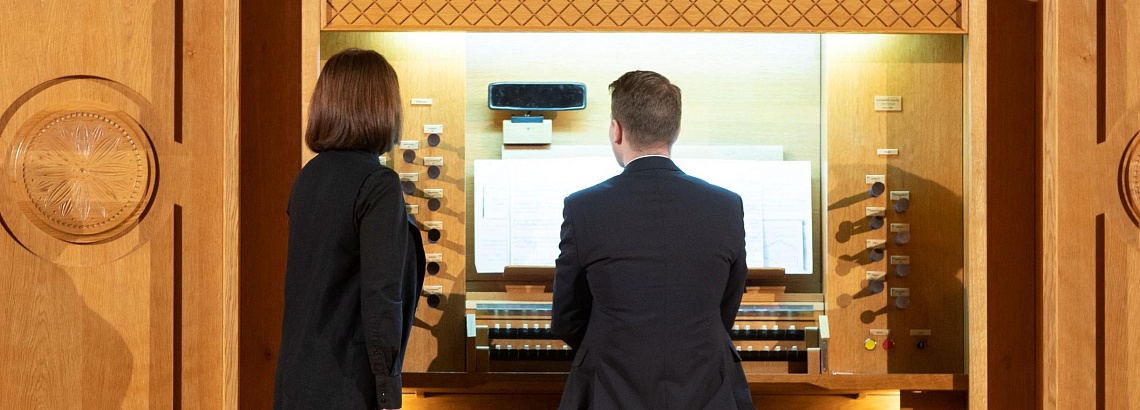 «Сакральные символы» в Камерном зале