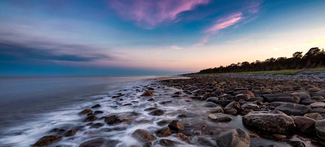 "Широко лежишь ты, море Белое..."